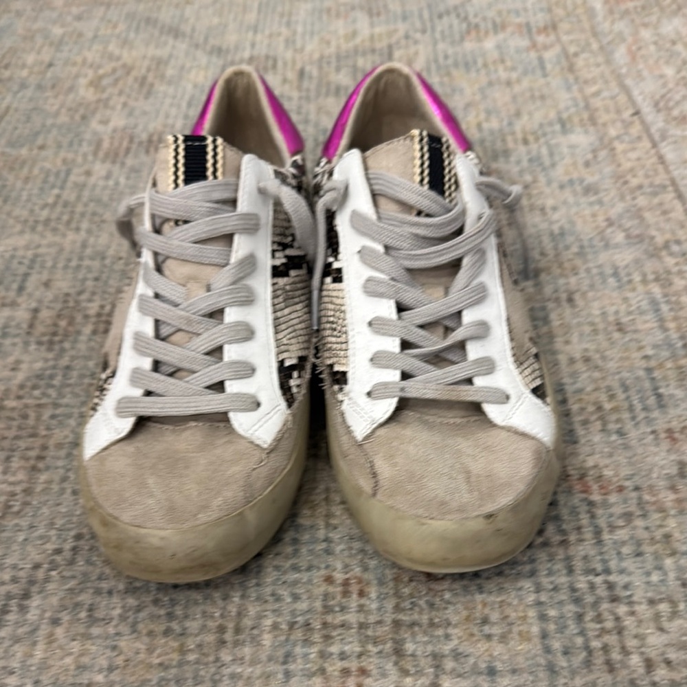 ShuShop White and Pink Sneakers Distressed Low-Top